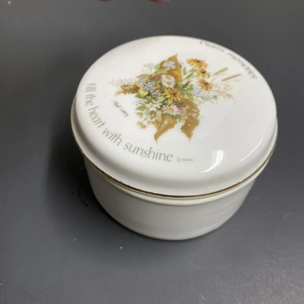 Floral Sentiments Robert Laessig Genuine Porcelain Trinket Box WWA Japan 1975